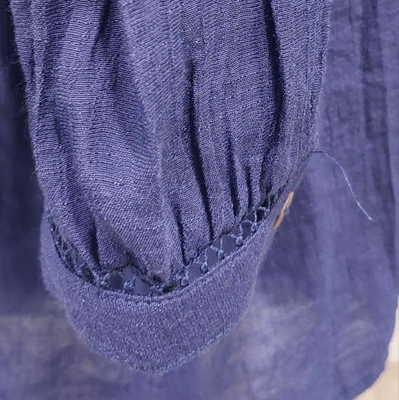 Chic Navy Lace Detail Blouse - Picture 5 of 7